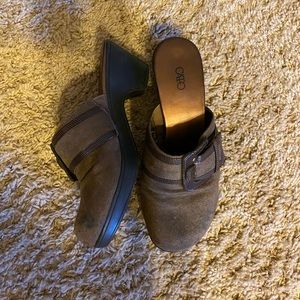 Cato brown suede heels